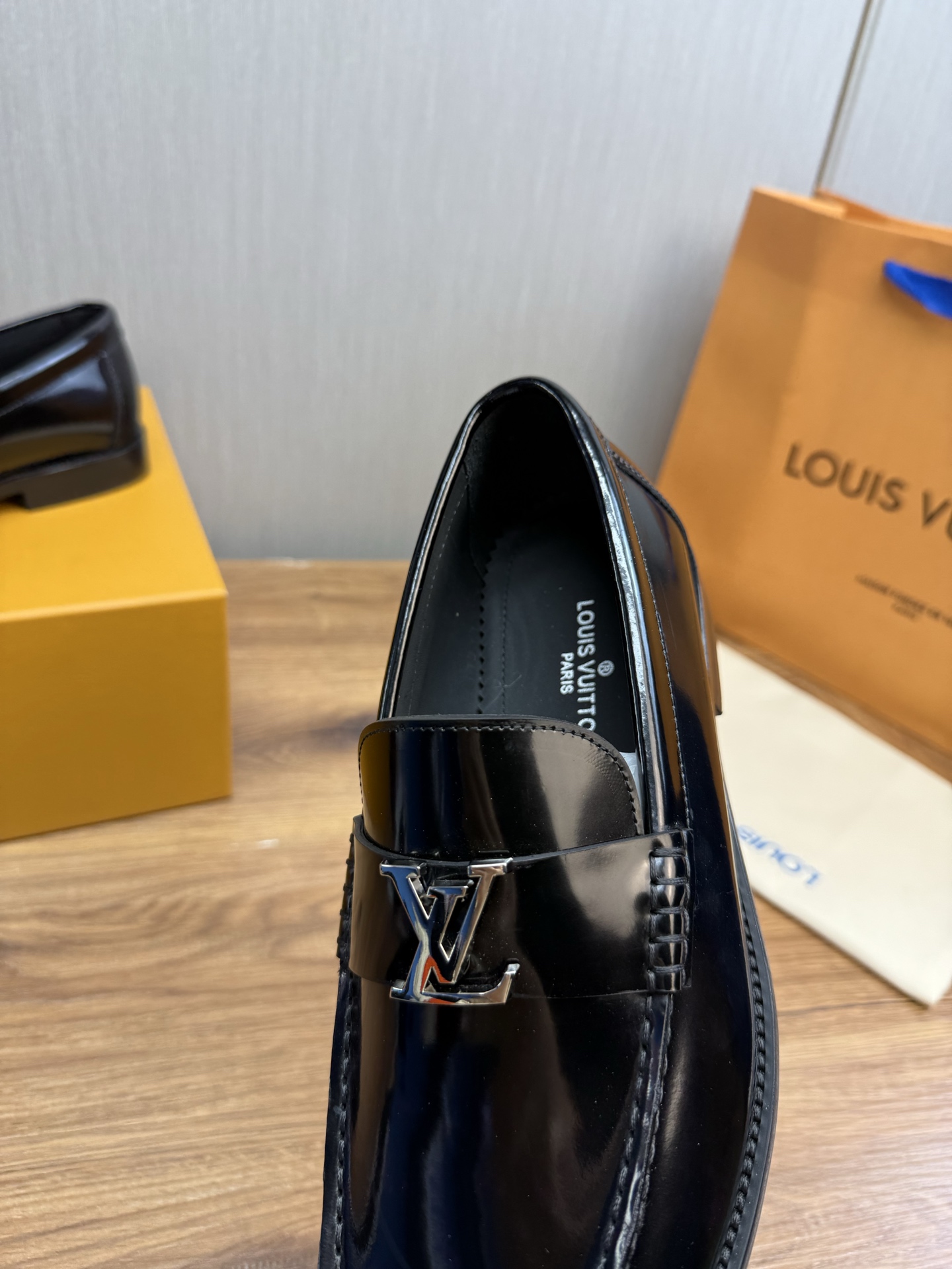 LV